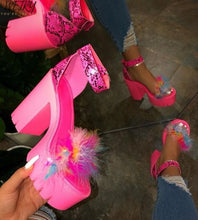 Load image into Gallery viewer, crystal bright diamond women high-heeled rhinestone women&#39;s shoe
